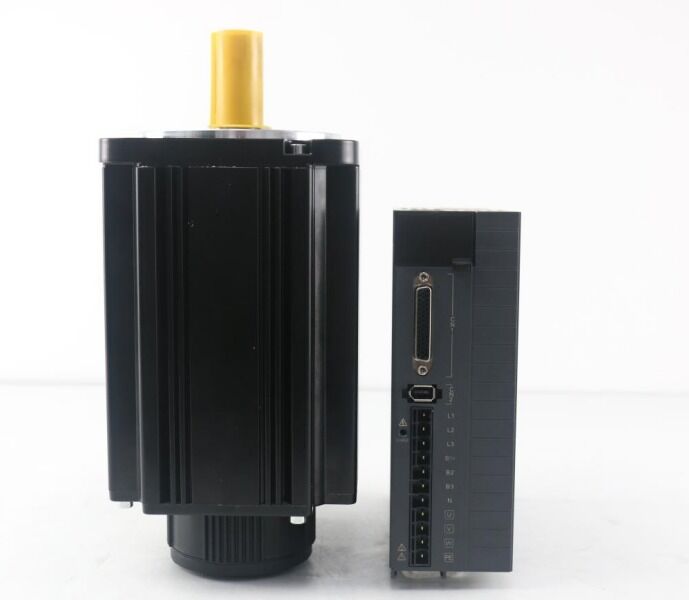 380V 3.8KW 15Nm 2500RPM 23bit 130mm 3 Phase AC Lichuan Servo Motor With Driver 130M15025B+M2532P